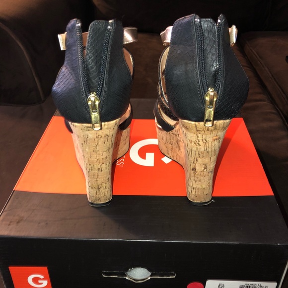 Sandals - Picture 4 of 4